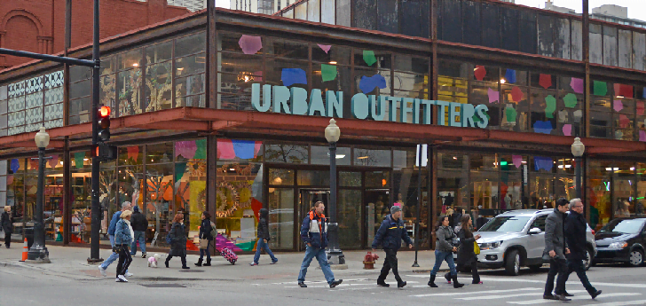 Urban Outfitters diversifica con Free People y lanza una línea de cosmética 